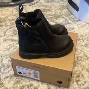 NWT Native boots Kensington Treklite
